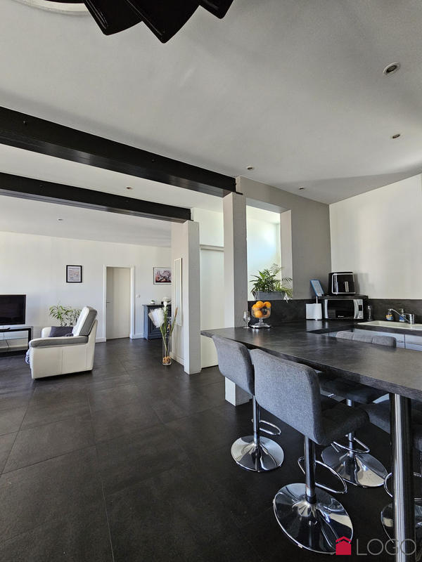 Maison traditionnelle - 169 m² - 6 pièces