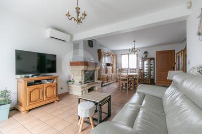 Maison - 99 m² - 4 pièces