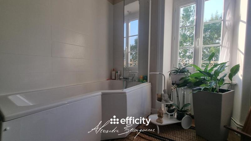 Maison - 207 m² - 5 pièces