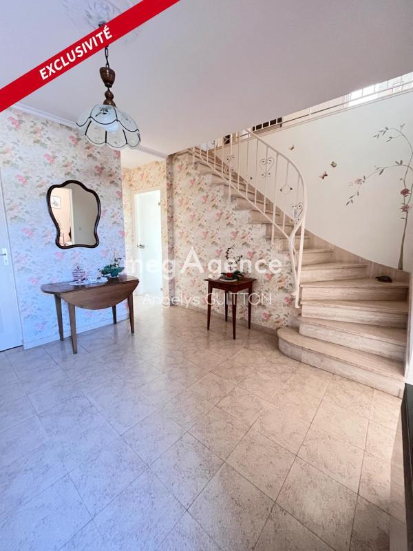 Maison - 170 m² - 6 pièces