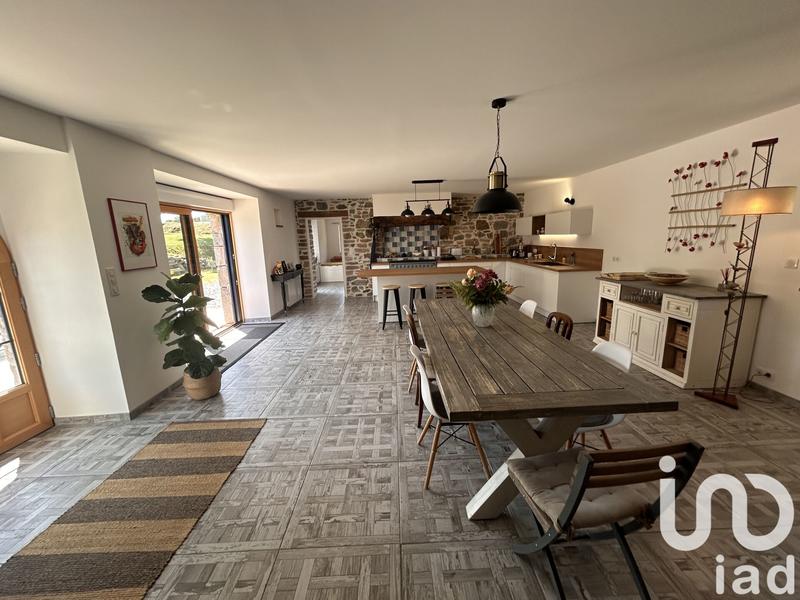 Maison - 167 m² - 6 pièces