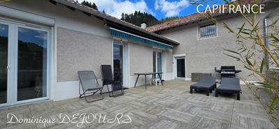 Maison - 230 m² - 9 pièces