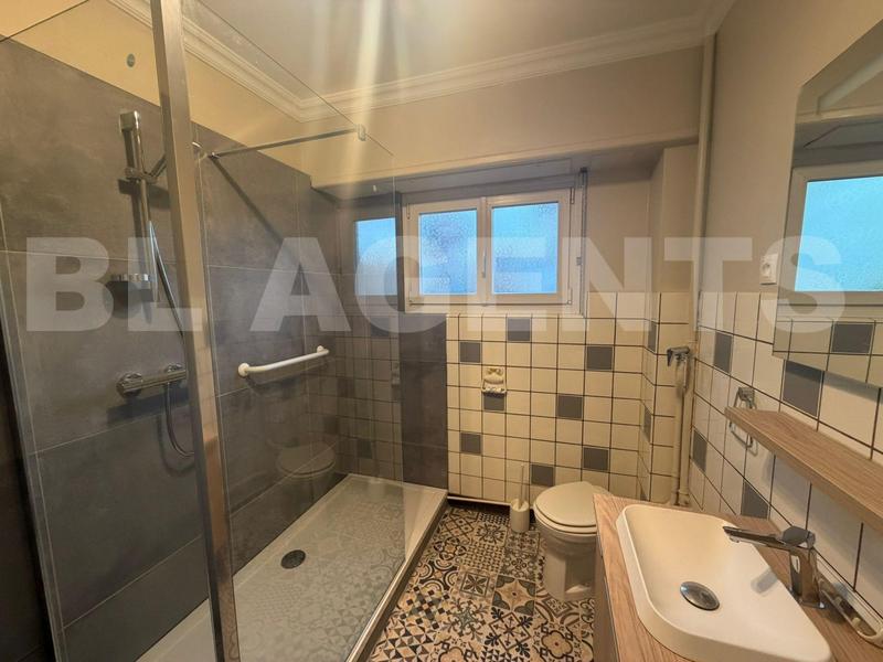 Appartement - 80 m² - 2 pièces