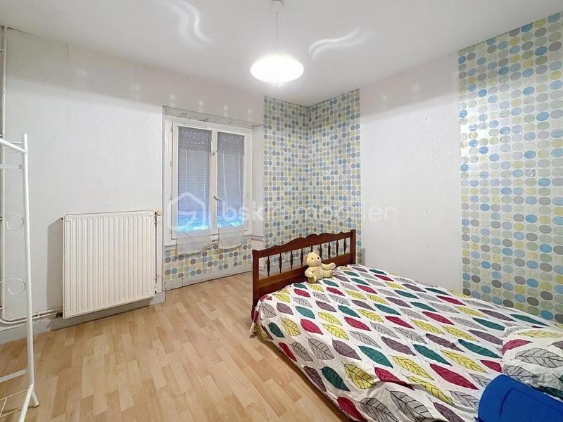 Maison - 210 m² - 8 pièces