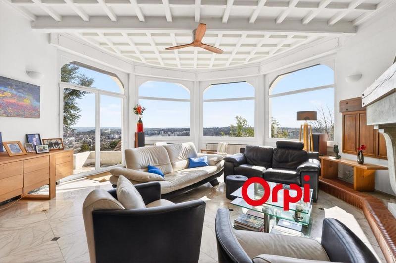 Maison - 343 m² - 6 pièces