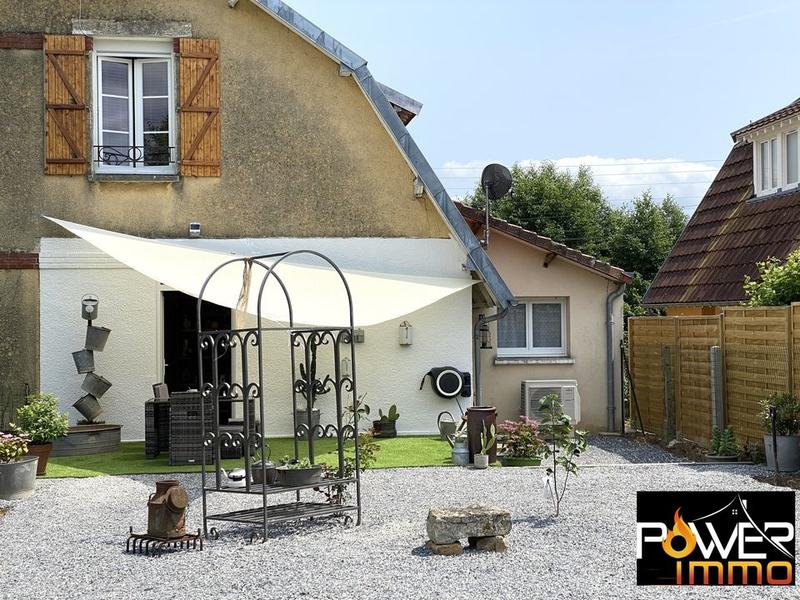 Château - 80 m² - 4 pièces