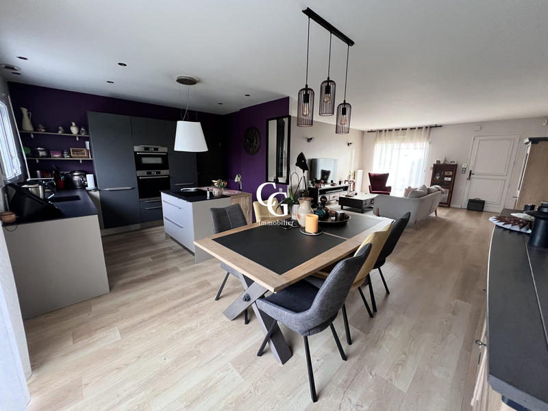 Maison - 93 m² - 4 pièces