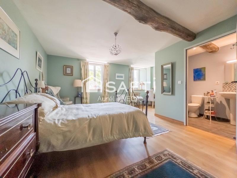 Maison - 210 m² - 5 pièces