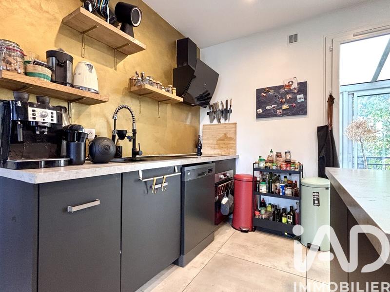 Maison - 202 m² - 8 pièces