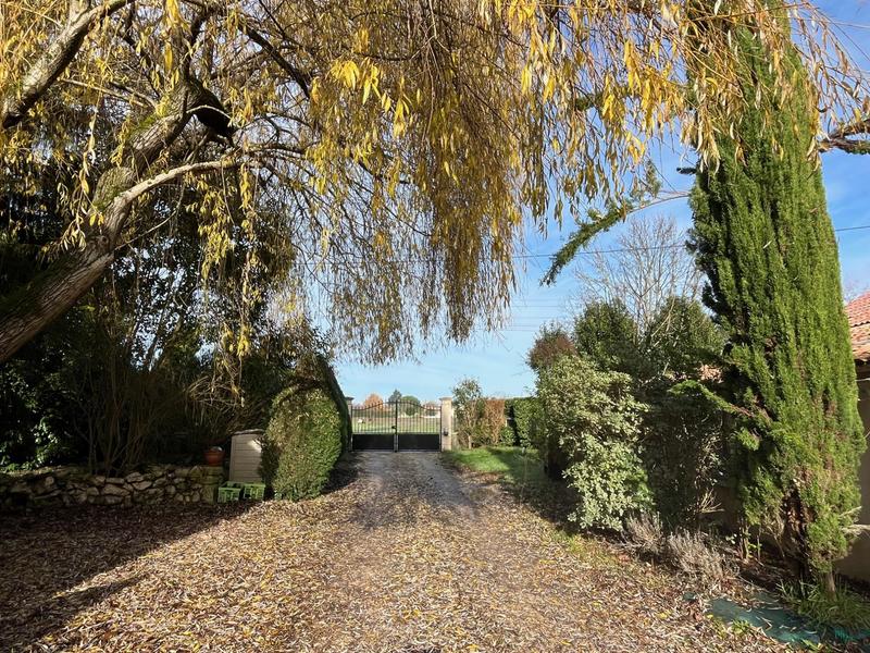 Maison ancienne - 432 m² - 15 pièces