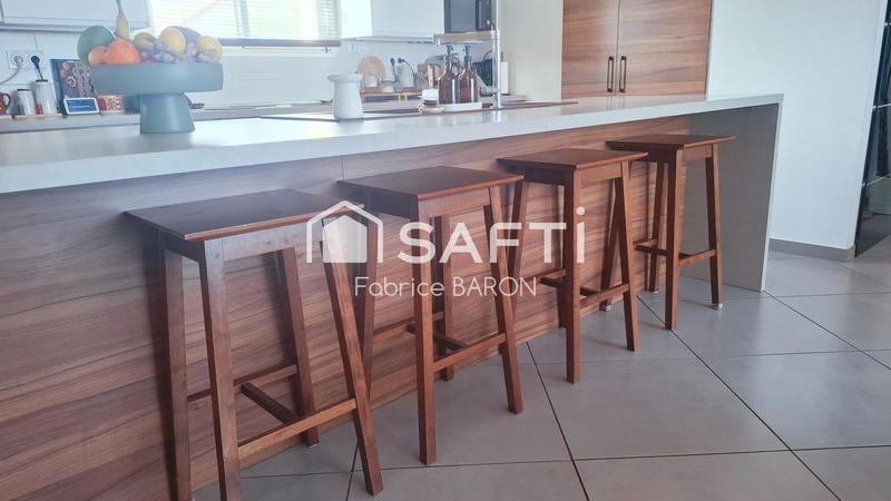 Maison - 140 m² - 6 pièces