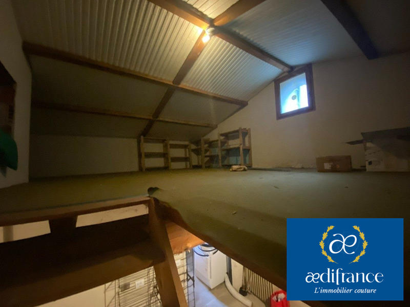 Maison traditionnelle - 231 m² - 9 pièces