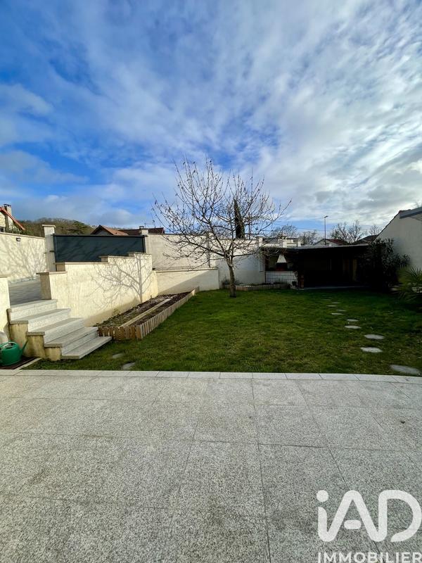 Maison - 93 m² - 5 pièces