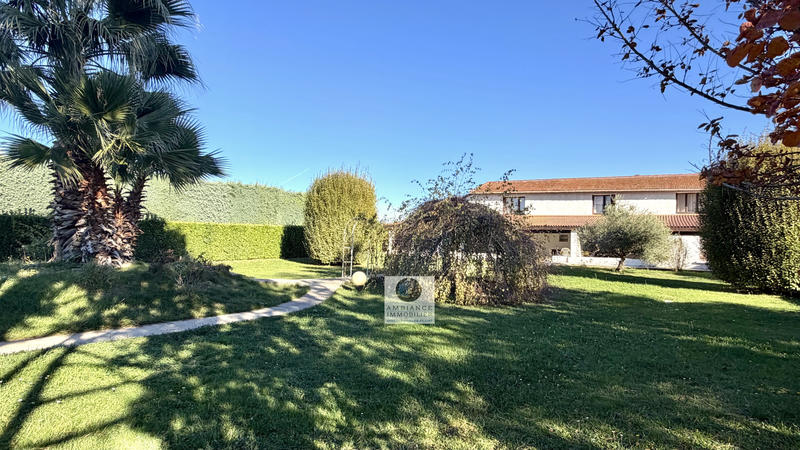 Maison - 208 m² - 7 pièces