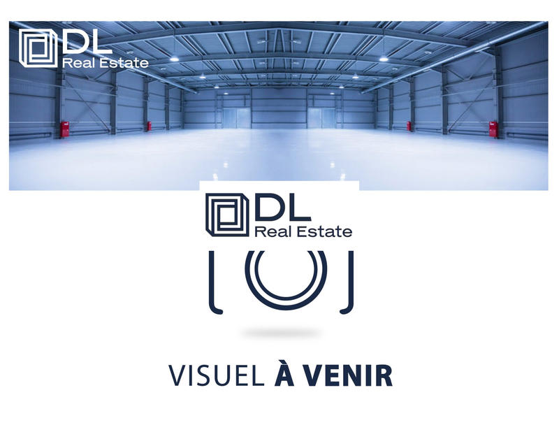 Terrain commercial - 1 700 m²