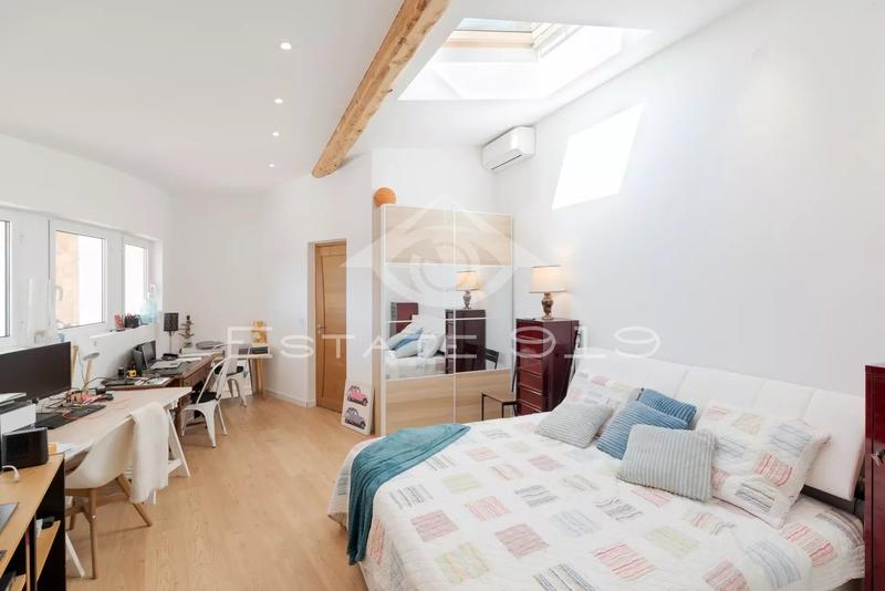 Villa - 400 m² - 8 pièces