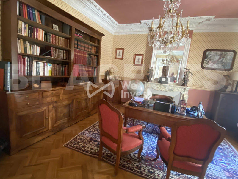 Maison - 273 m² - 8 pièces