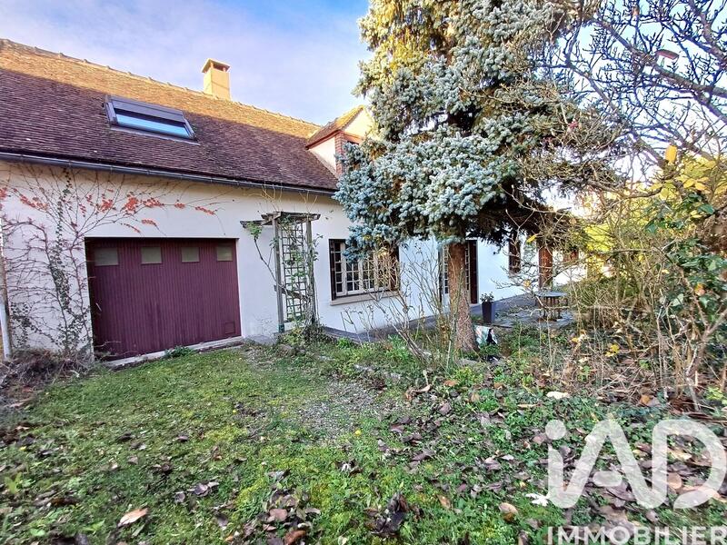 Maison - 230 m² - 8 pièces