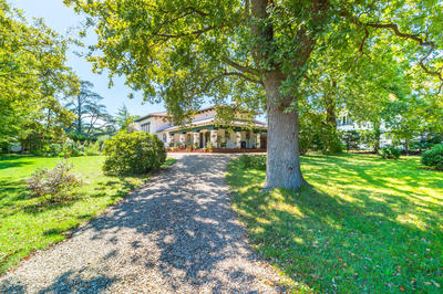 Maison - 202 m² - 7 pièces