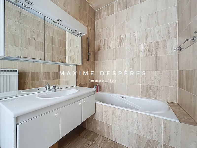 Appartement - 196 m² - 7 pièces