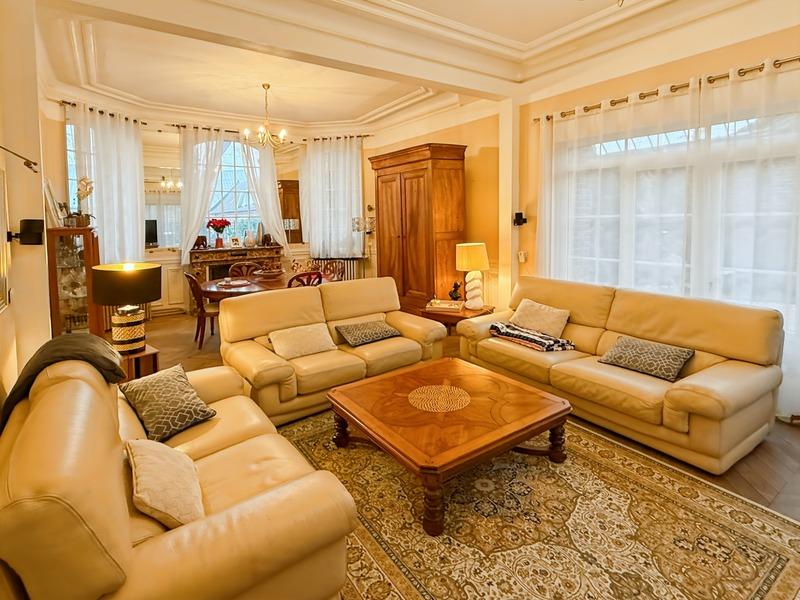 Maison bourgeoise - 289 m² - 13 pièces