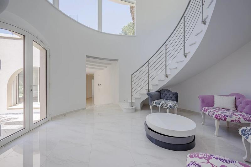 Maison - 540 m² - 10 pièces