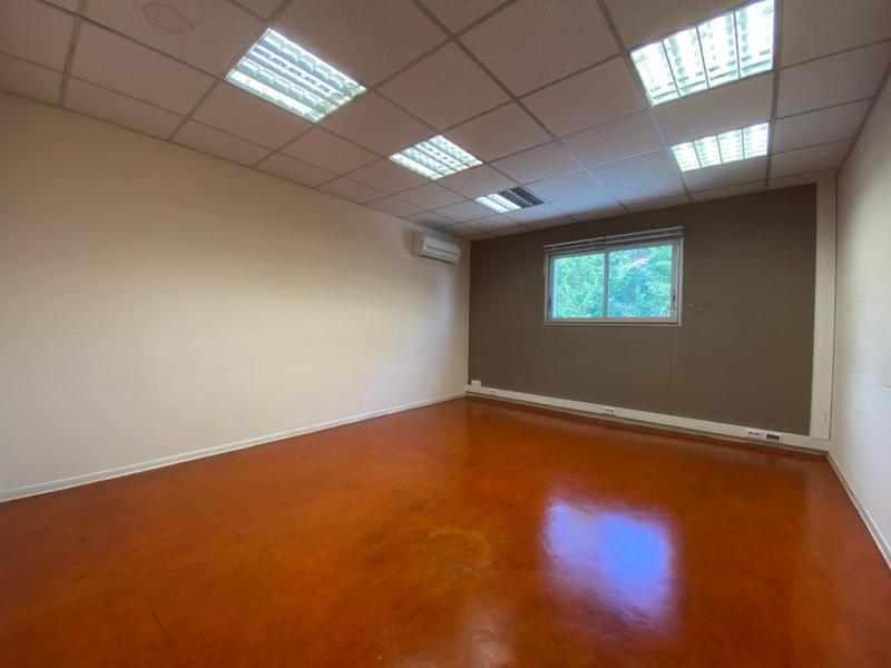 Bureau - 240 m²