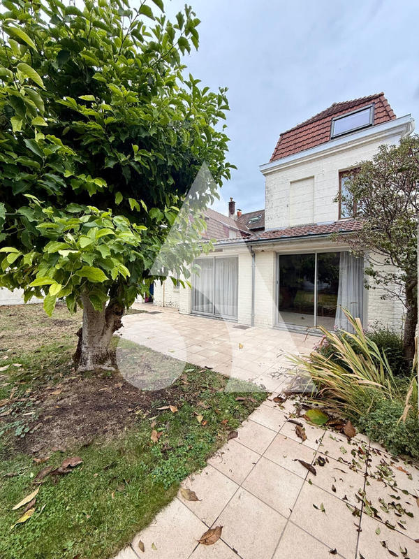 Maison - 180 m² - 7 pièces