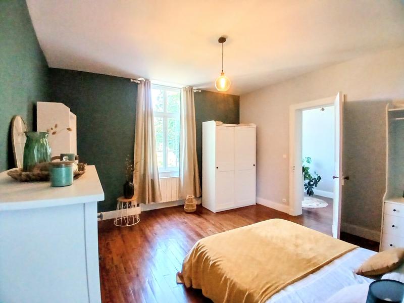 Maison - 253 m² - 10 pièces