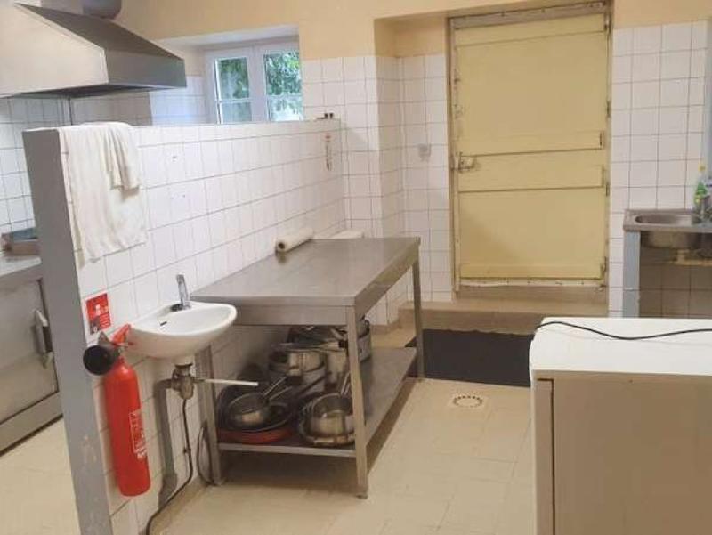 Maison - 420 m² - 10 pièces