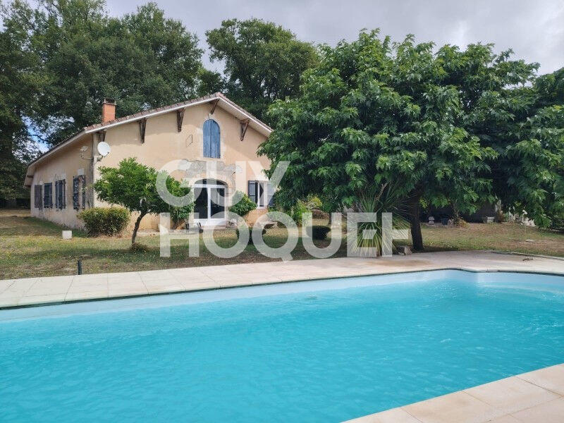 Maison - 280 m² - 6 pièces