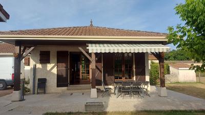 Maison - 1 149 m² - 6 pièces