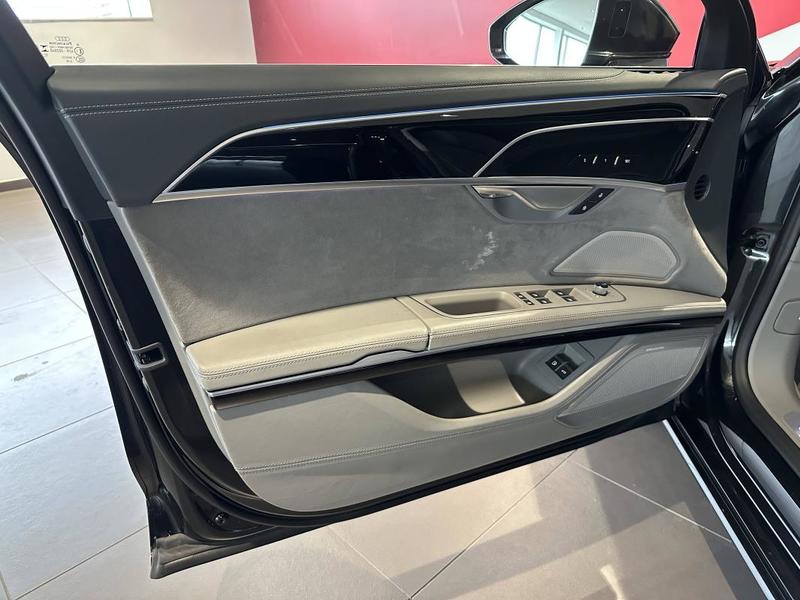 Audi A8 l 60 Tfsi e Tiptronic 8 Quattro Avus