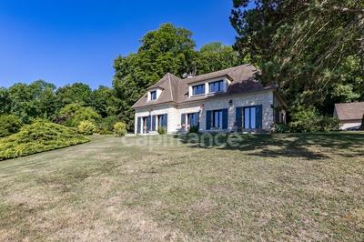 Maison - 220 m² - 6 pièces