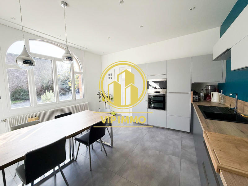 Villa - 224 m² - 14 pièces