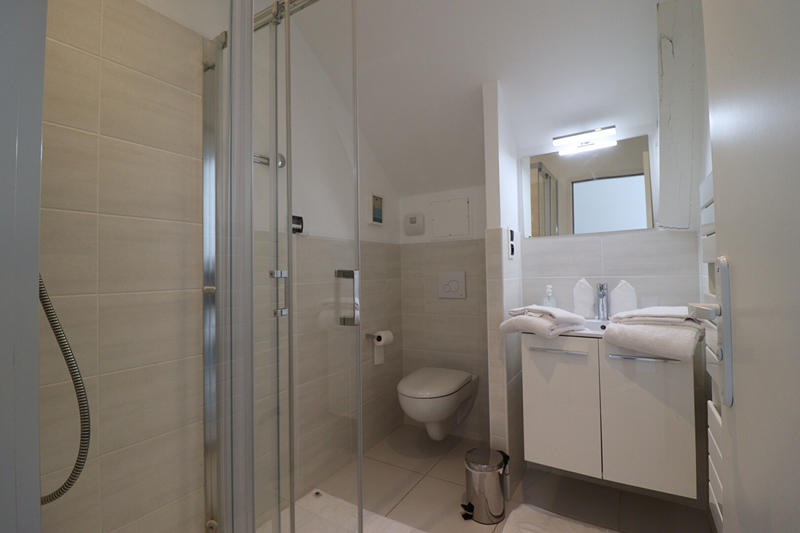 Maison - 227 m² - 9 pièces