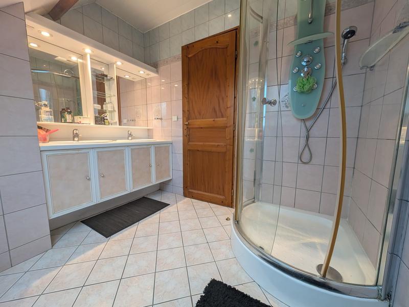 Maison - 127 m² - 8 pièces