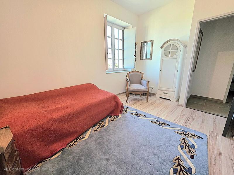 Appartement - 99 m² - 5 pièces