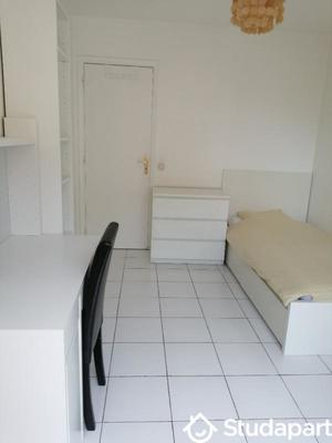 Chambre - 11 m² - 1 pièce