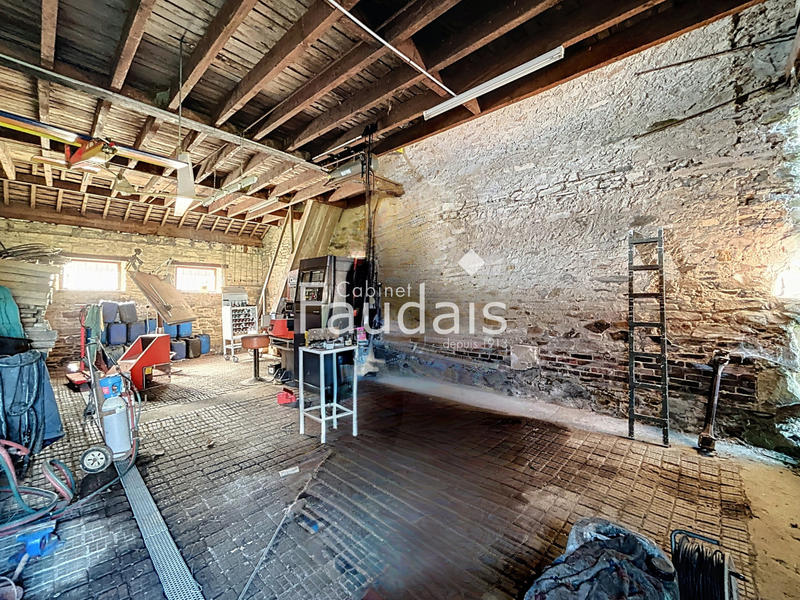 Maison - 210 m² - 1 pièce