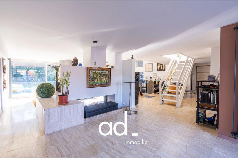 Villa - 220 m² - 5 pièces