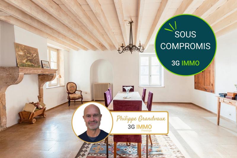 Maison - 275 m² - 12 pièces