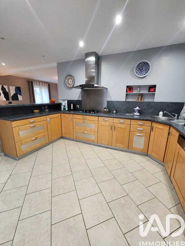 Maison - 214 m² - 6 pièces