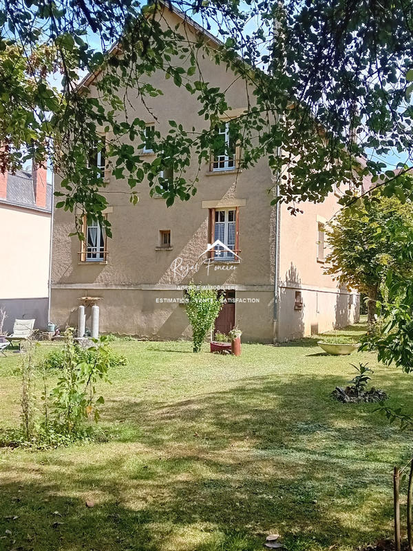 Maison ancienne - 188 m² - 8 pièces