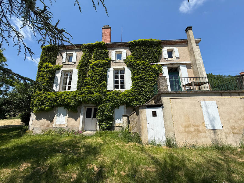 Maison - 387 m² - 12 pièces