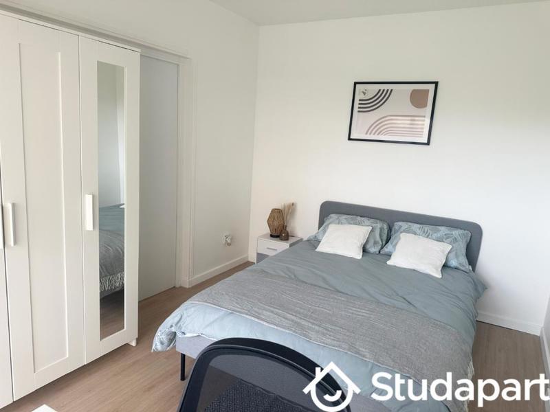 Chambre - 11 m² - 1 pièce