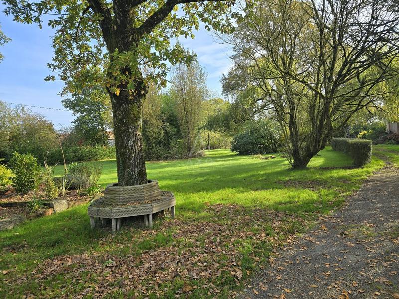 Maison - 232 m² - 11 pièces