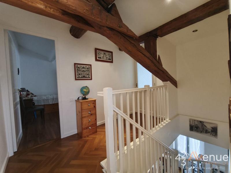 Appartement - 208 m² - 5 pièces