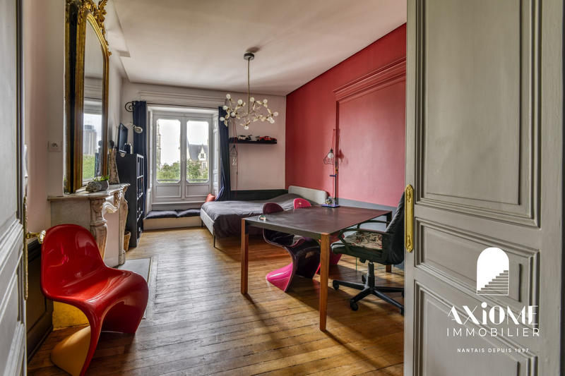 Appartement - 239 m² - 7 pièces