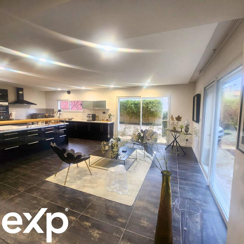 Maison ancienne - 214 m² - 3 pièces